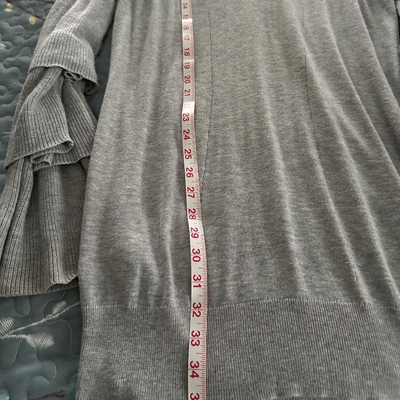 Chelsea28 Gray V Neck Cashmere Sweater Tunic Layered Bell Sleeves Size L NWOT - Picture 7 of 7